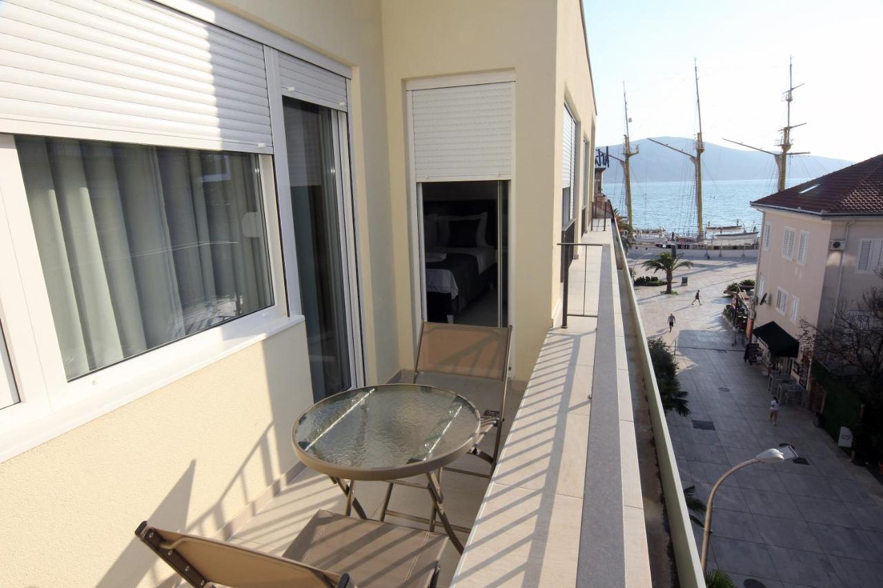 Venima luxury Seaview Pine Apartment - B&B