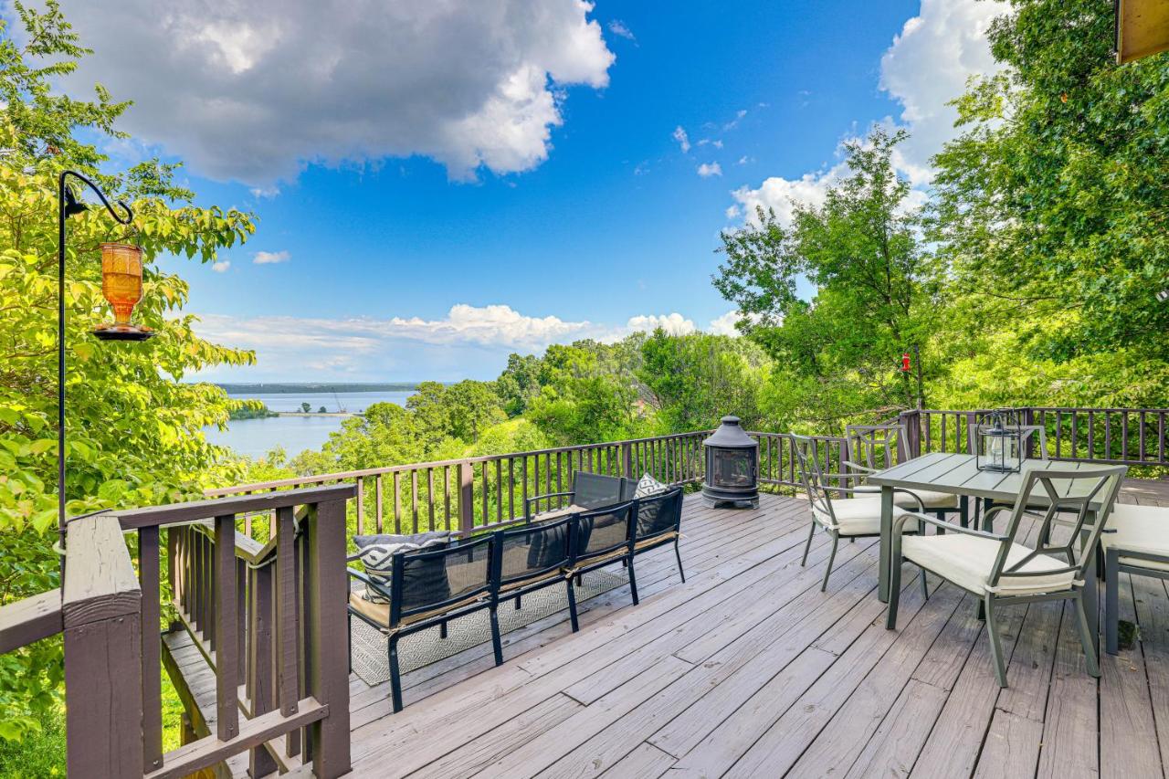 Lake-View Home w/ Deck + Gas Grill in Bernice! - Ferienwohnung Bernice