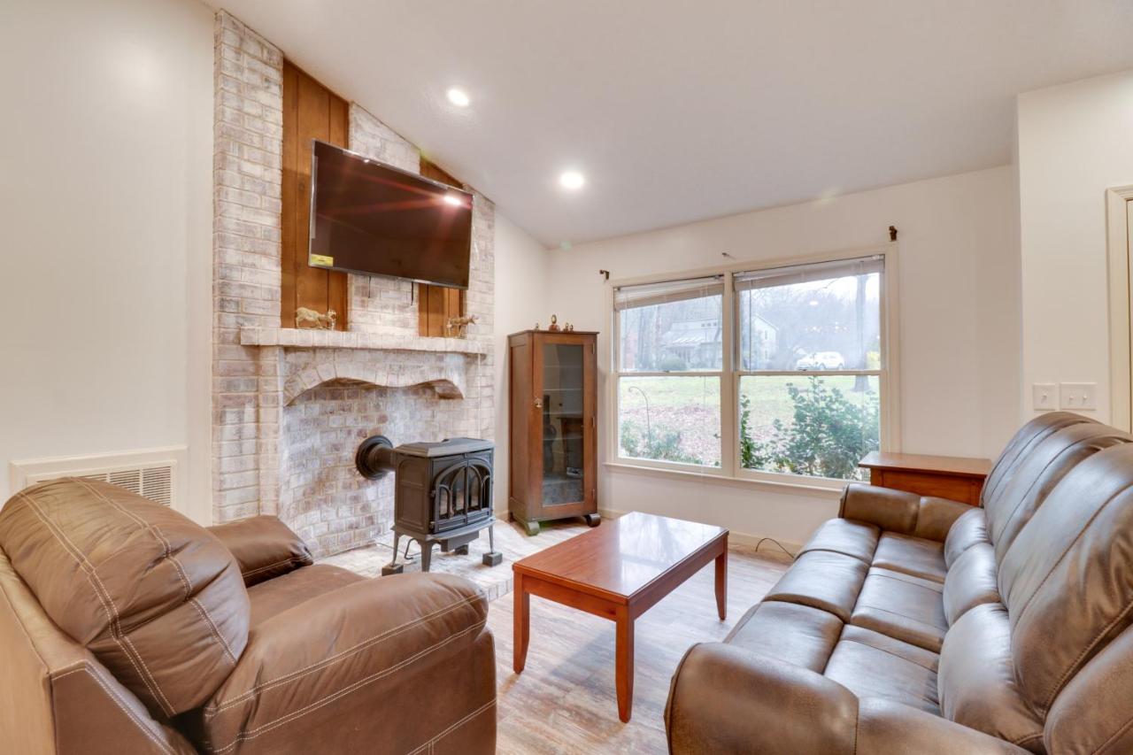 Lovely Massanutten Getaway with Resort Access! - Bed and Breakfast