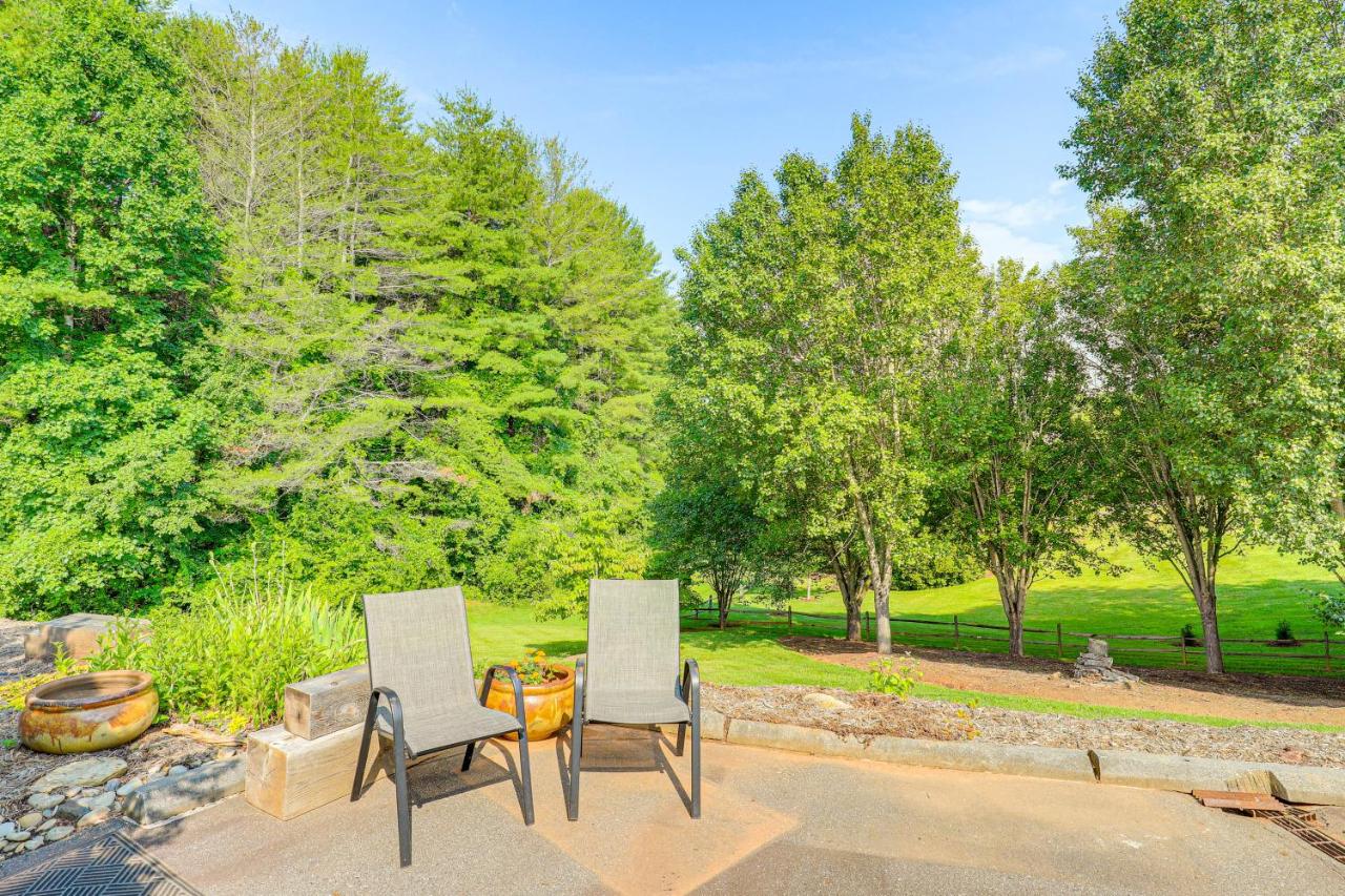 Walk to Downtown Weaverville Quiet Apartment - B&B Weaverville