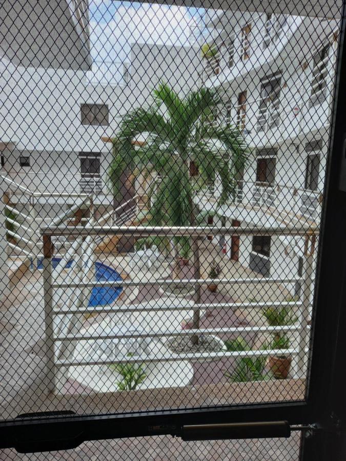 KANDI B10, Poolside, Free Netflix, 250 MBPS, 55" Smart TV, Deluxe King Bed, Fully Equipped Kitchen, Electric is Xtra - Ferienwohnung Angeles City