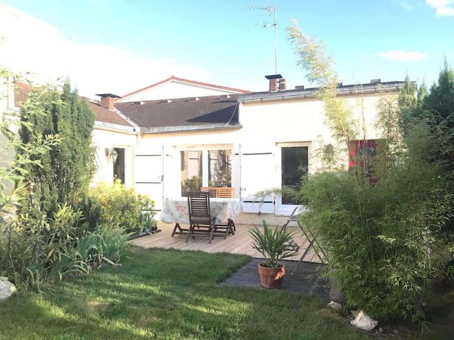 Maison tranquille terrasse bois et verdure - B&B