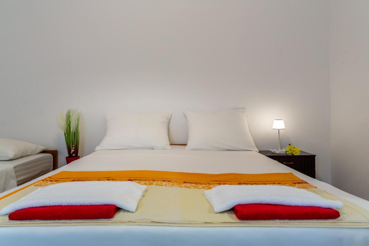 Apartamento de 2 dormitorios con terraza y vistas al mar