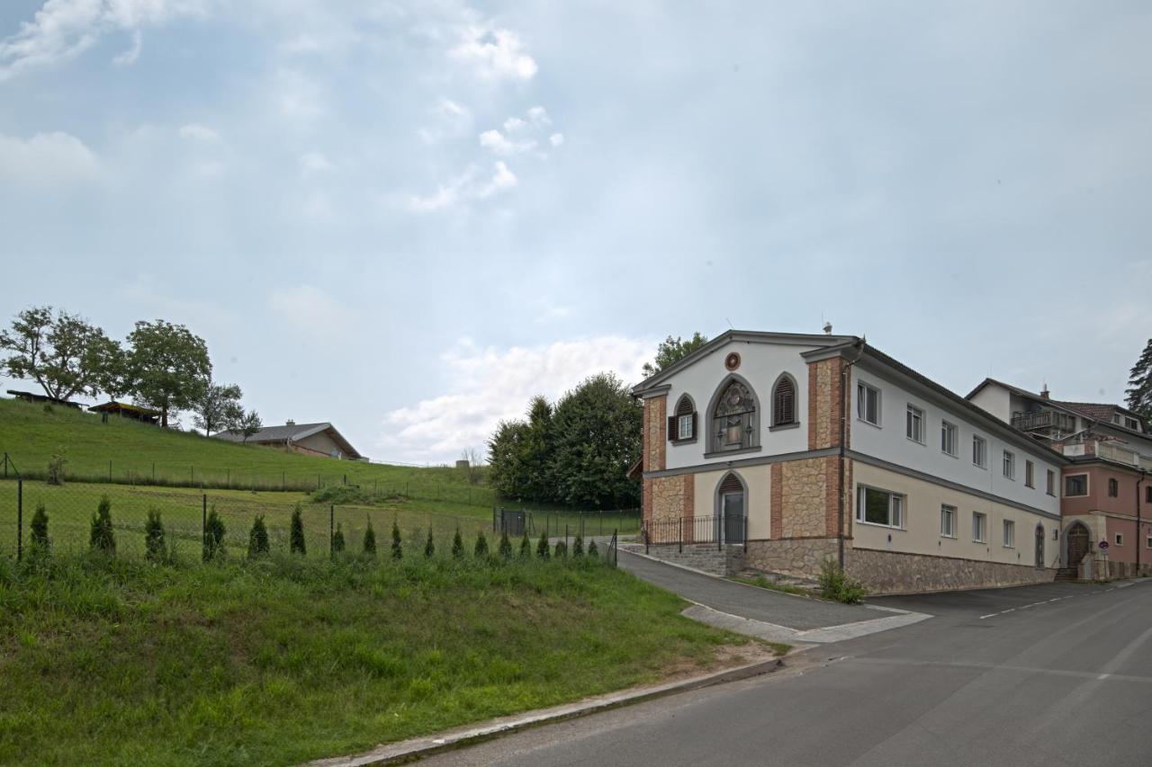 Flataid Apartments Marienbrau Graz Waltendorf - B&B Hart bei Graz