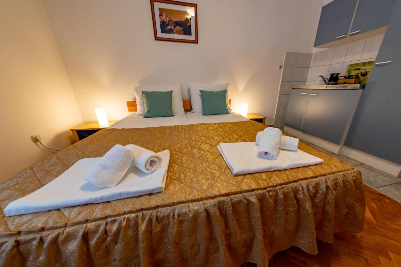 Doppelzimmer mit Gartenblick