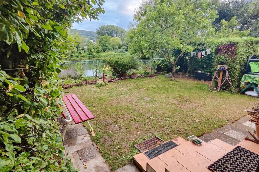 Lazy River Hut - B&B