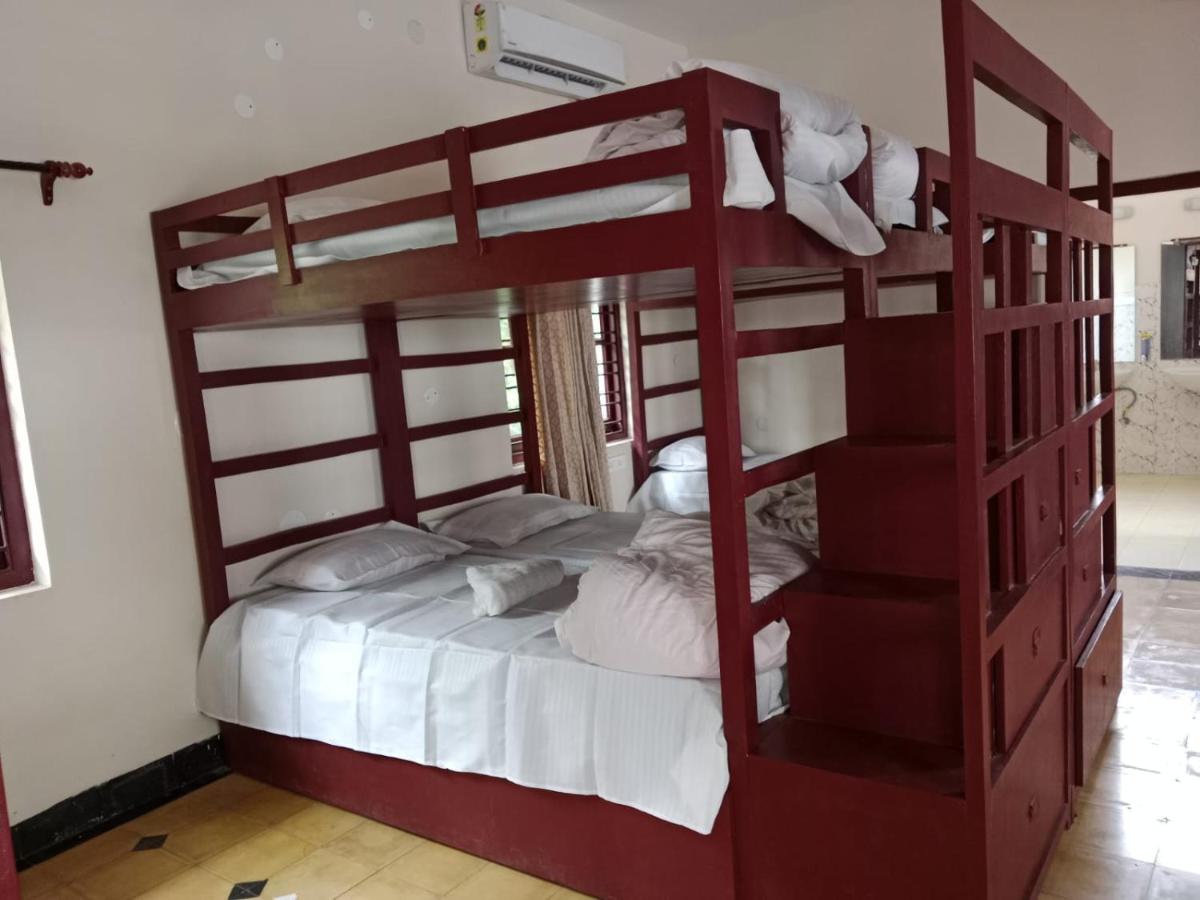 Double Room with Shared Toilet