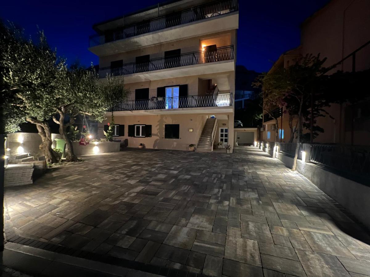Iskra - B&B Makarska