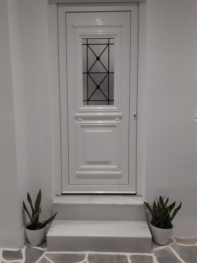 Flora Suite in Naoussa Paros - B&B