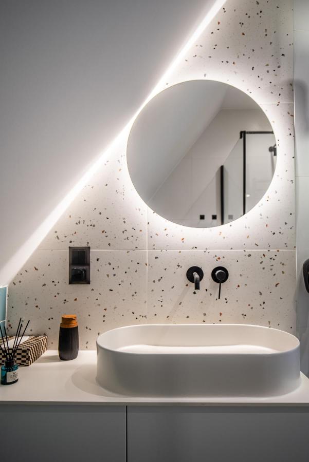 One-Bedroom Apartment with Balcony