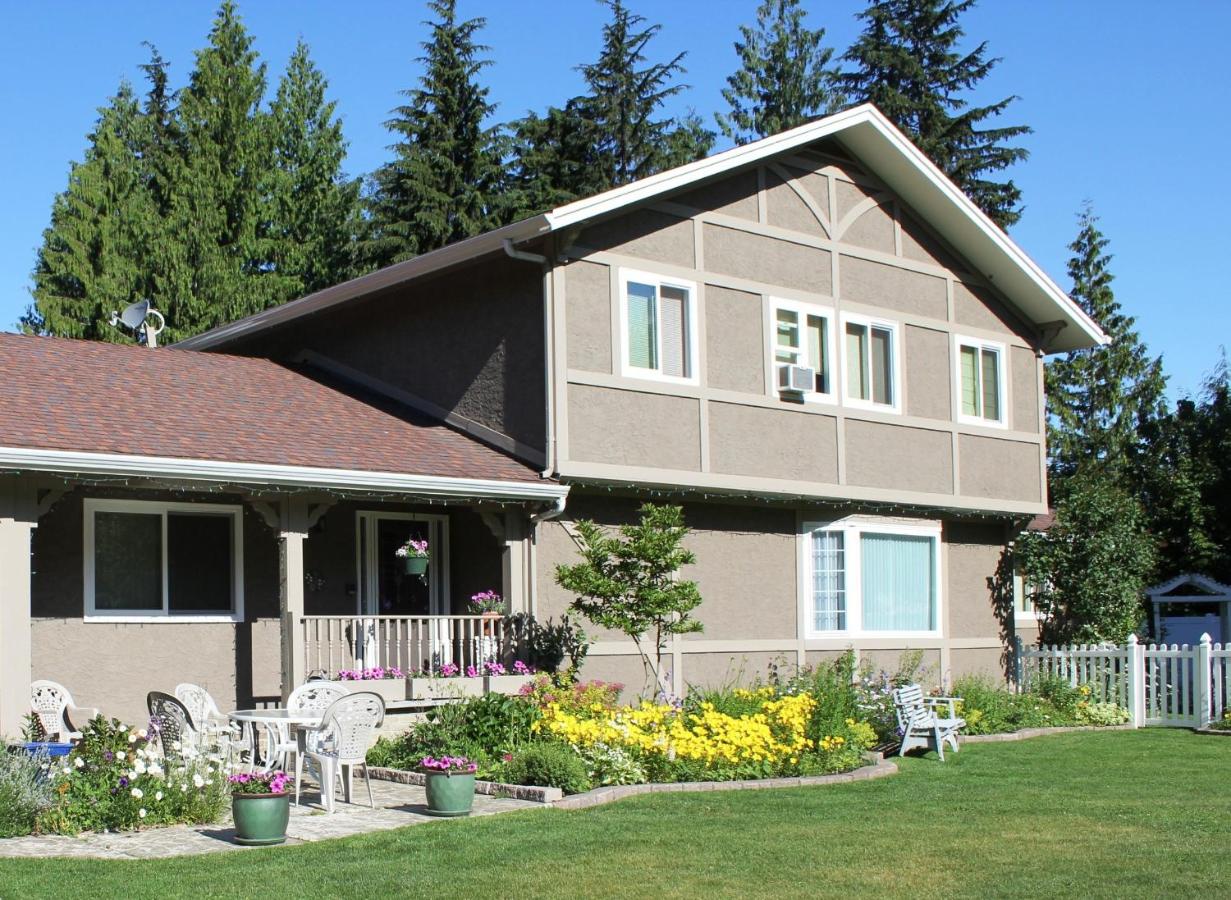 B&B Revelstoke - Alpenrose Revelstoke Bed & Breakfast - Bed and Breakfast Revelstoke