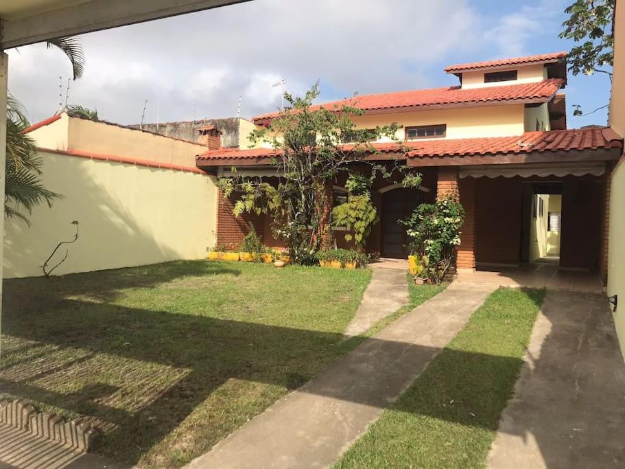 Casa espaçosa a 500 m da praia - Ferienwohnung Itanhaém