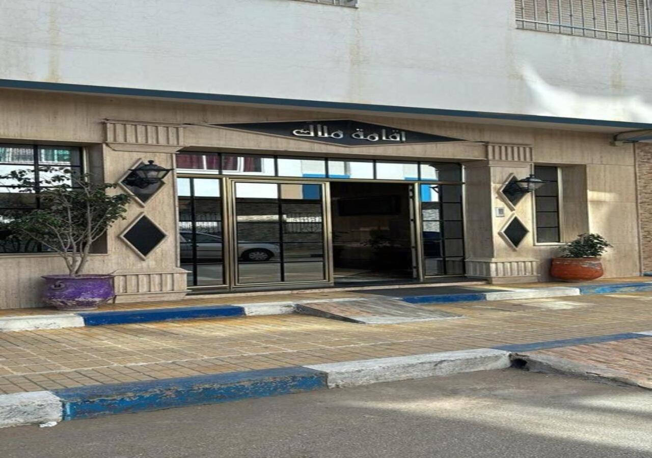 Appartement Martil 3 chambres proche de centre ville 5mn à pied et la plage 10mn à pied et 10mn de aeroport Tetouan en voiture - Bed and Breakfast