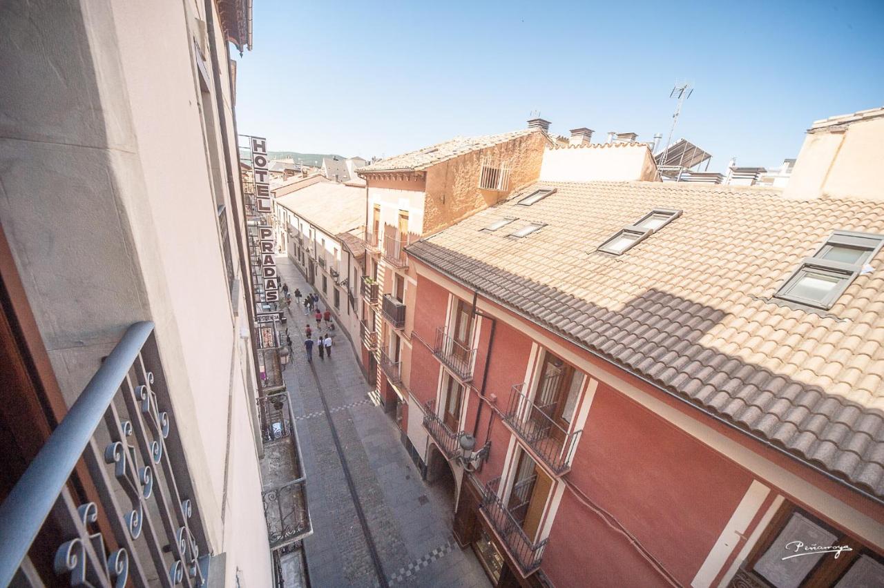 Apartamento Pradas Jaca - Bed and Breakfast