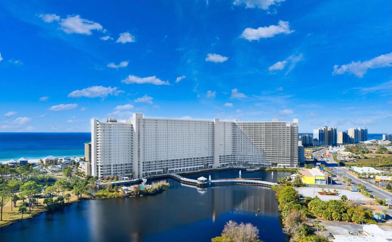 Stunning Resort Low Floor Condo! Sleeps 8! Steps 2 Beach & Restaurants! by Dolce Vita Getaways PCB - B&B Panama City Beach