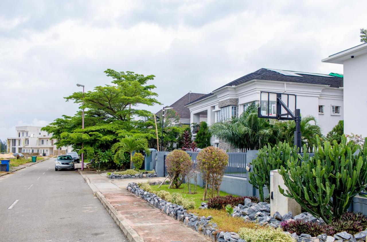 LEKKI SECRET MANSION 'n' SWIMMING POOl - B&B