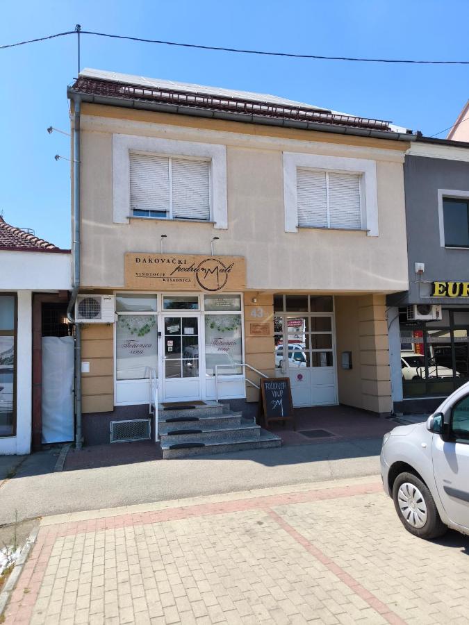 Apartmani Đakovački podrum Mali - Bed and Breakfast