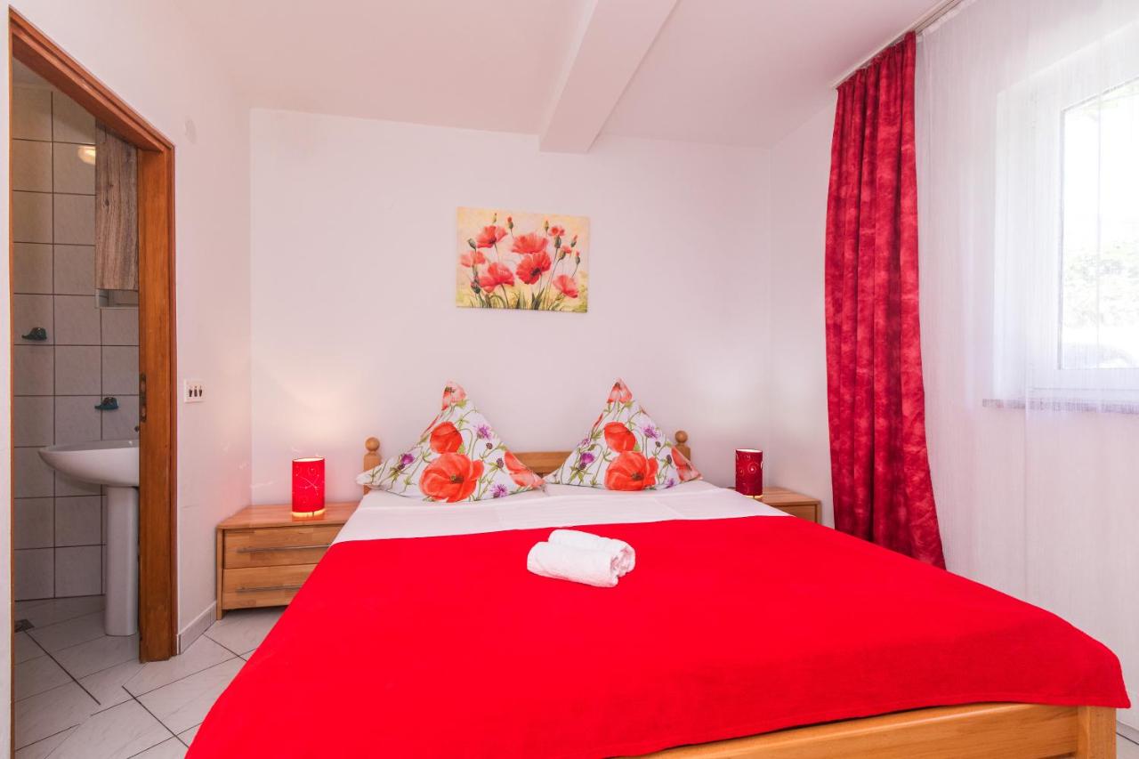 One-Bedroom Apartment with Sea View and Terrace