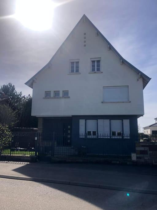 Maison avec piscine - B&B Pommérieux