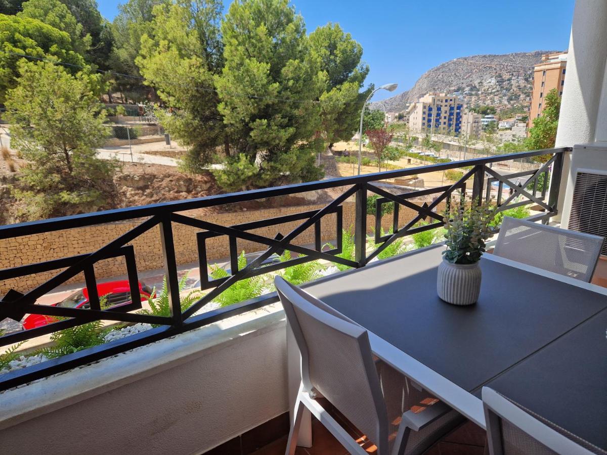 Ruim vernieuwd appartement in Calpe met 3 slaapkamers, 2 badkamers, zwembad en privé parkeren - B&B Calpe