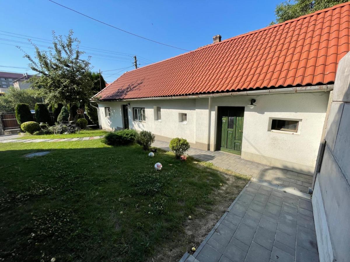 Léda kulcsos-ház1 Szentegyháza - B&B