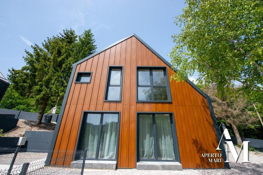 Gorska Idila "Smreka" - a Modern House in Quiet Area with Wellness - Chambres d’hôtes