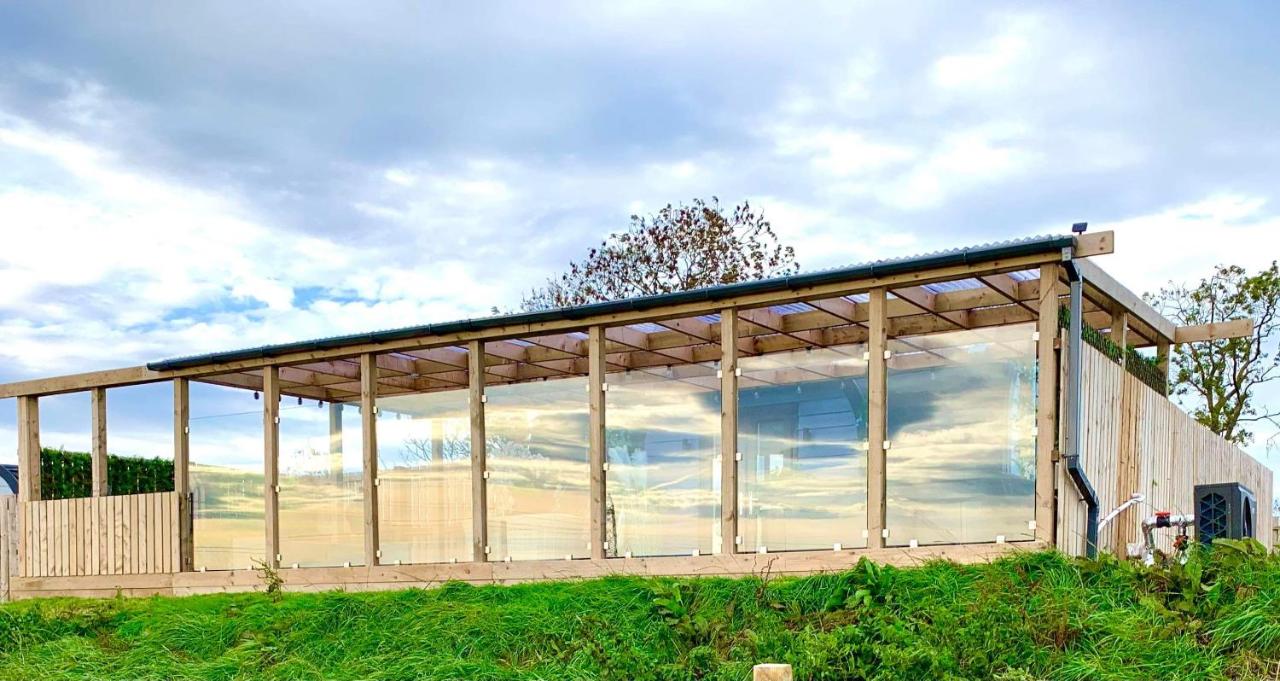 Barlosh Barony Tpod Lodge Ayrshire, Hotub, BBQ, Firepit, Pizza Oven - Ferienwohnung