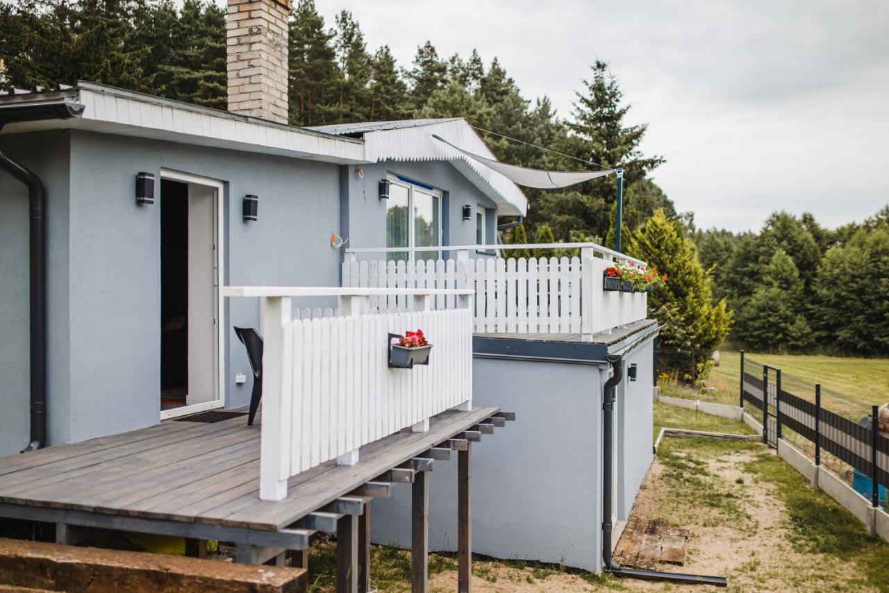 Apartament niebieski nad jeziorem PZW Kazub - Bed and Breakfast