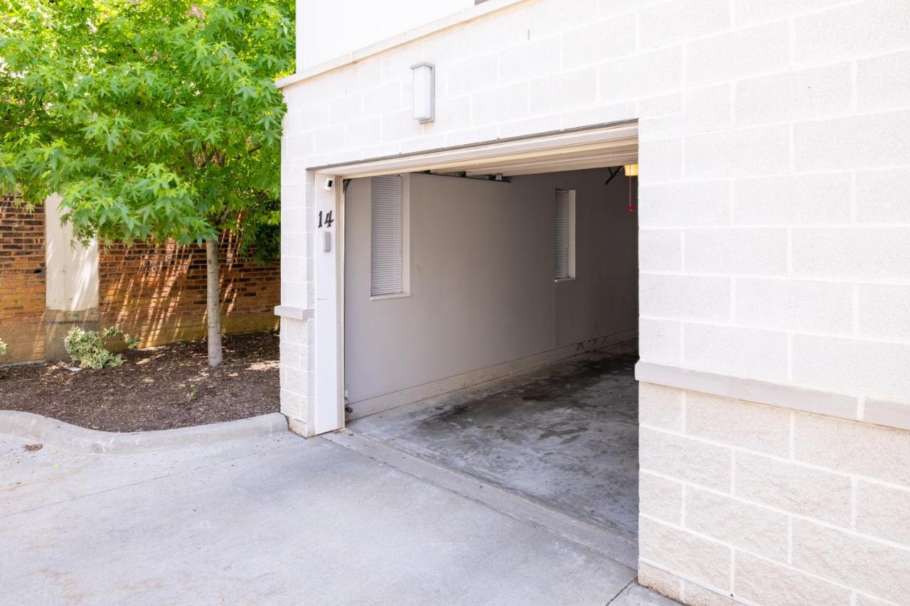 Luxury Downtown Townhome Unit 14 - B&B Cleveland