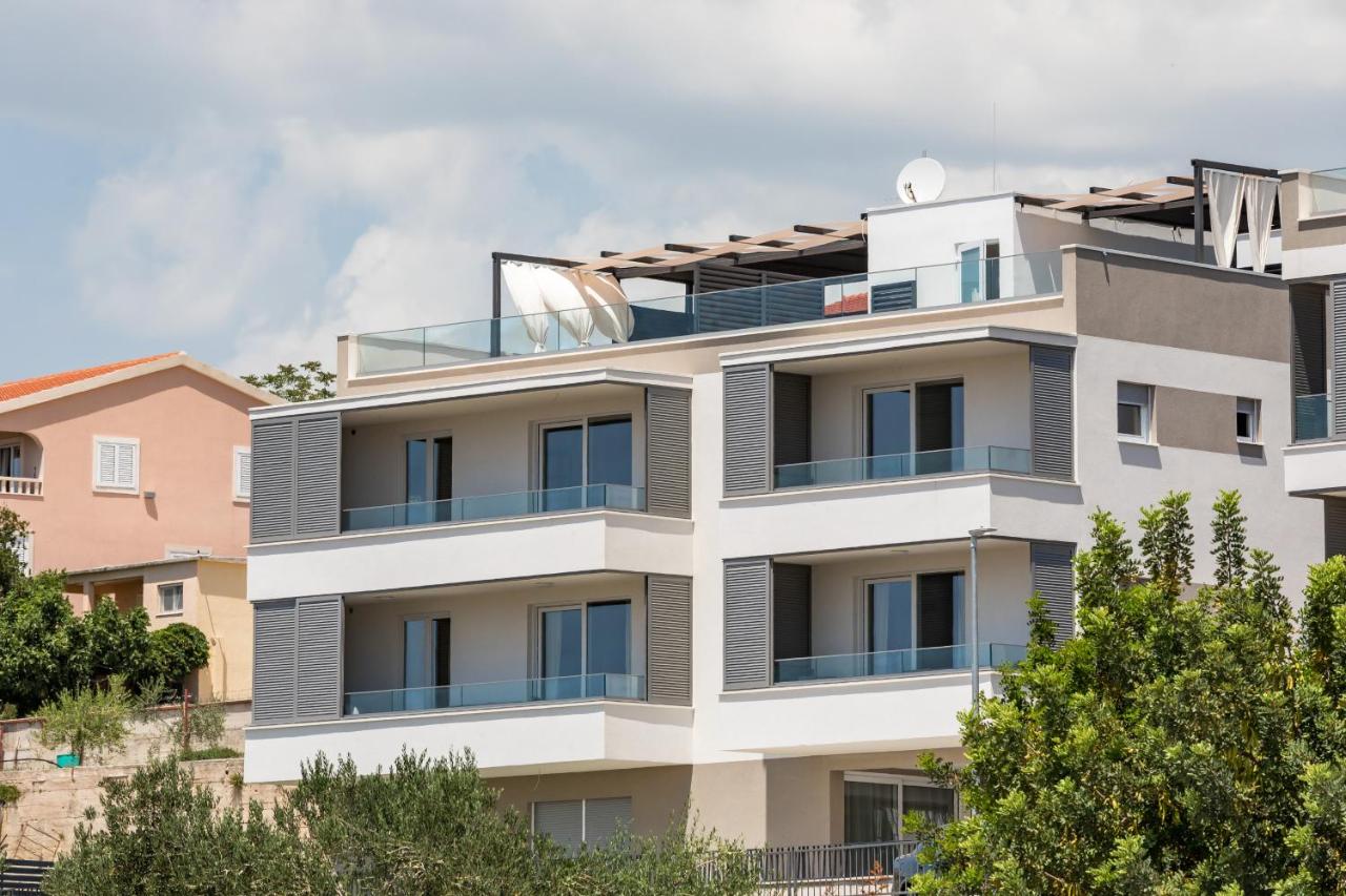 Two-Bedroom Deluxe Apartment with Balcony