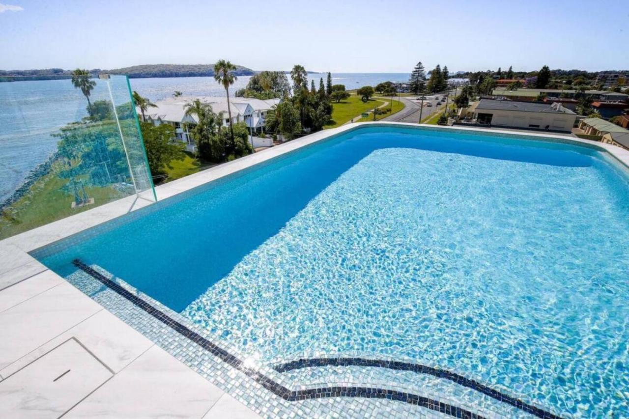 Elegantly Spacious 3-Bed Unit Overlooking the Bay - B&B