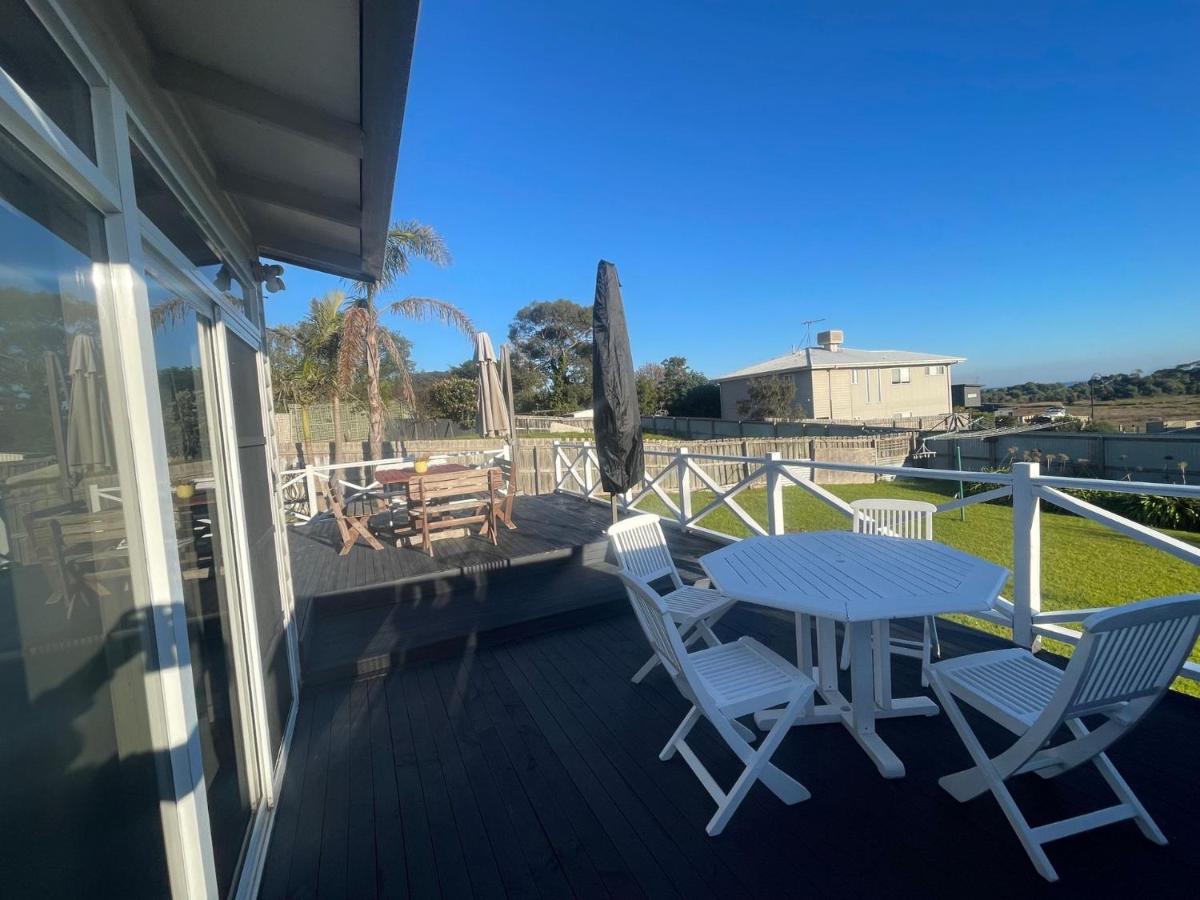Ahoy Family Beach Escape - Bed and Breakfast