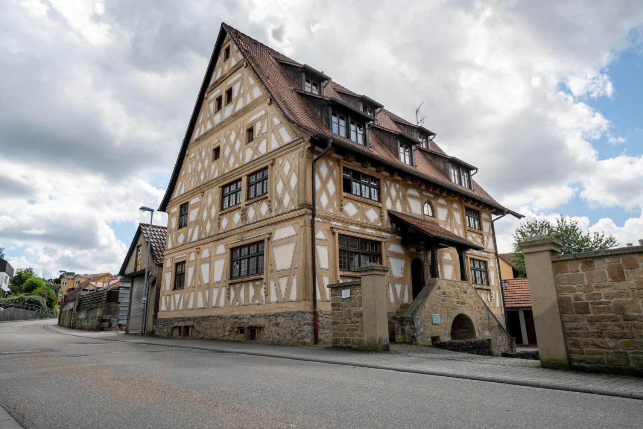SCHLOSSBERG RESIDENCES - Fachwerk Design-Apartment - Bed and Breakfast