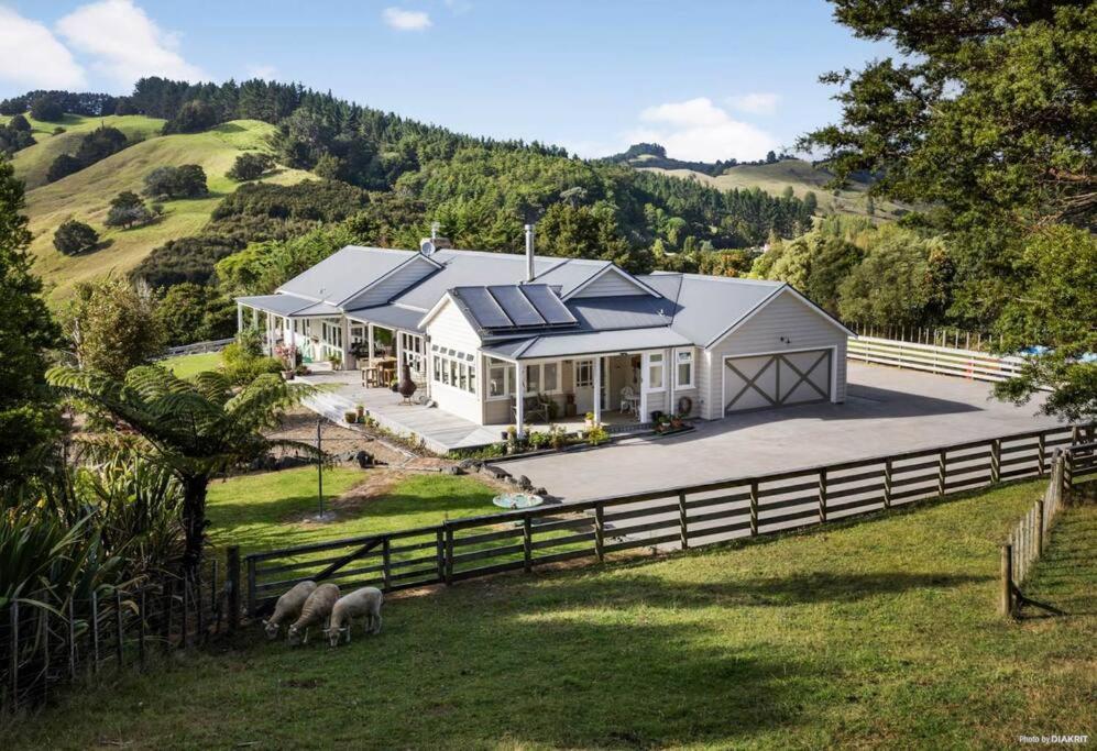 Te Whare Farm Puhoi - B&B