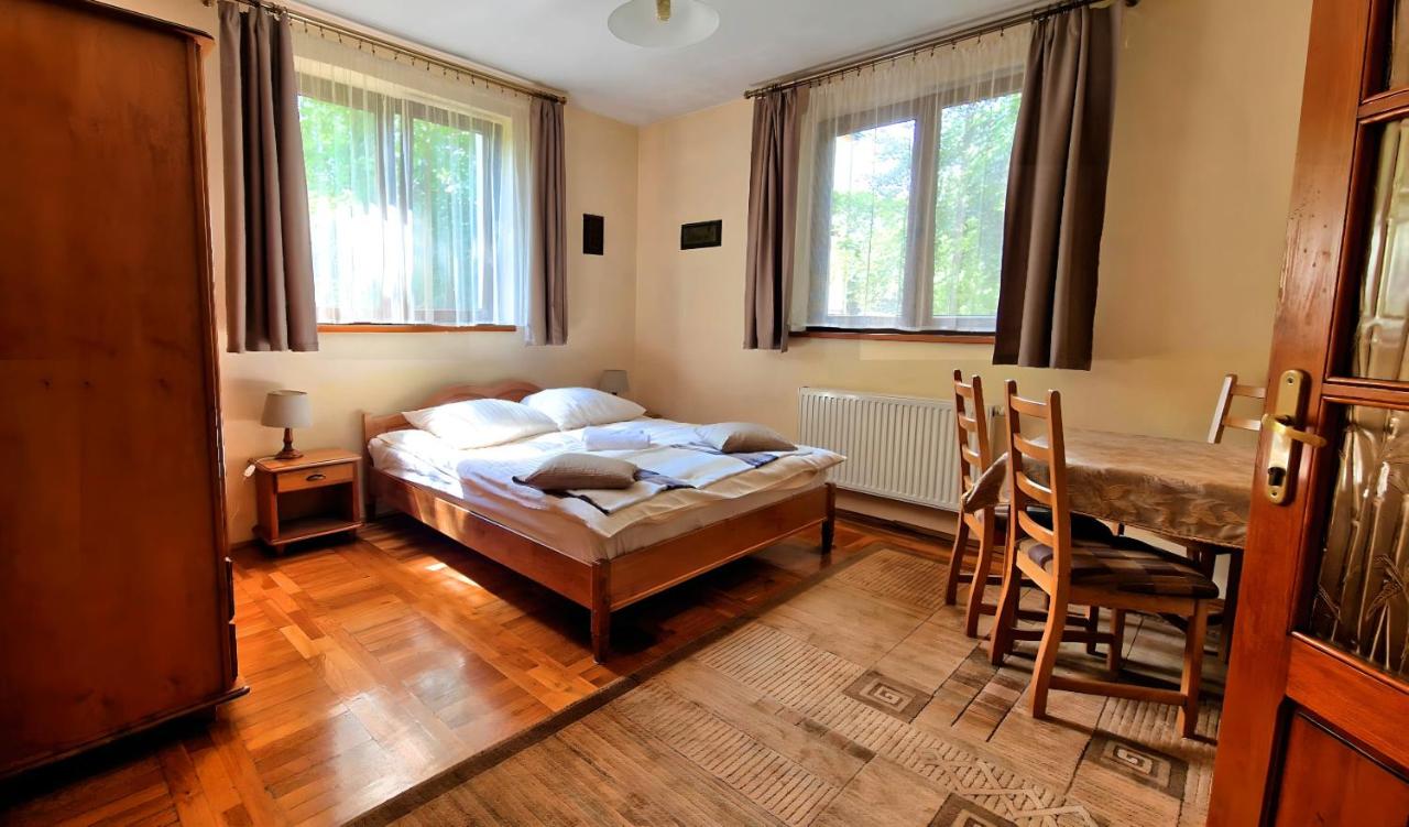 Apartment (4 Adults)