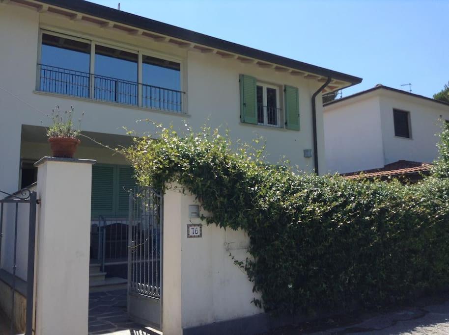 LOVELY HOUSE TWO BEDROOMS Marina di Pietrasanta - B&B