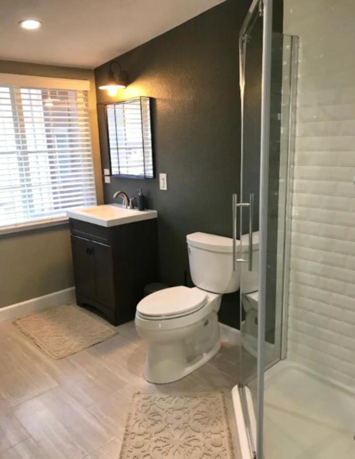 The Hangar - Cozy, Private Unit in GREAT Location - B&B Dixon