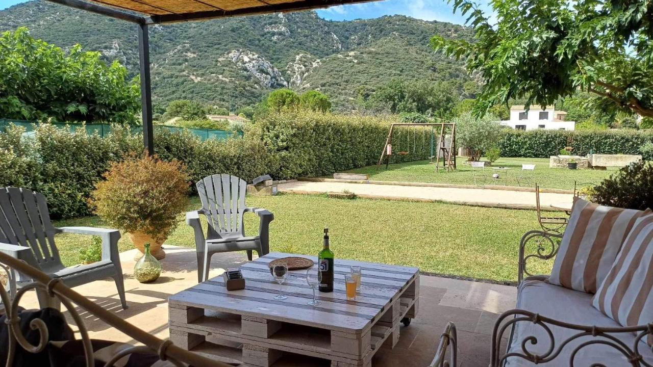 Maison de plein pied avec vue sur le Lubéron - B&B