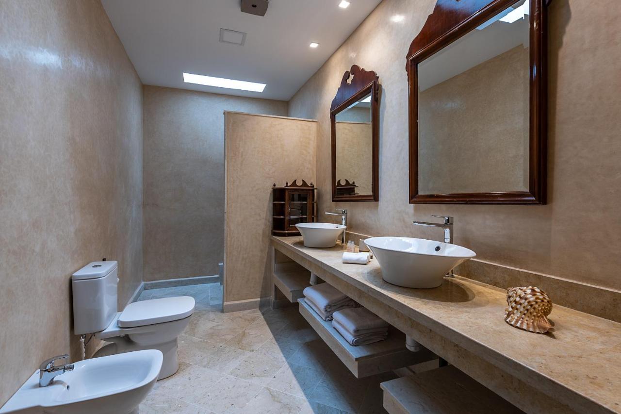 Deluxe Suite with Sea View