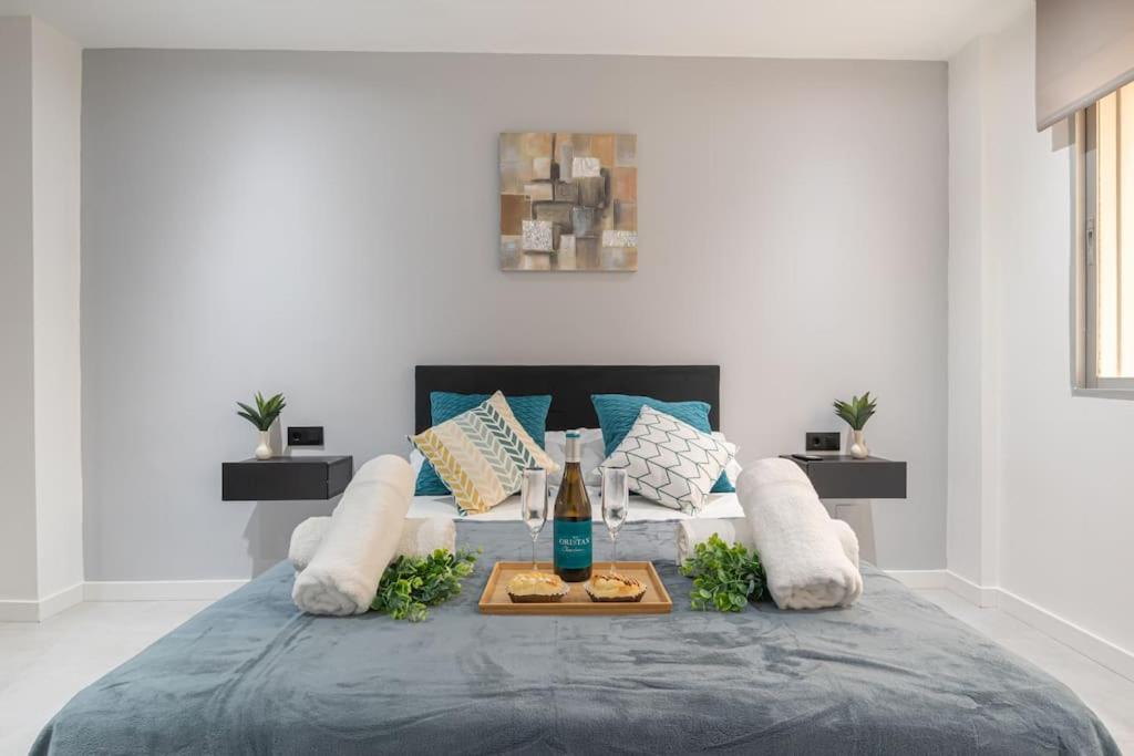 Beautiful 2BR - 20 meters from beach - in city center - Chambres d’hôtes Fuengirola