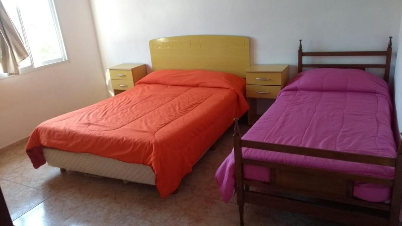 Alquiler temporario de casa amplia para 6 personas en San Clemente del Tuyú CONSULTAS AL MAIL lucasguarra arroba h o t m a i l punto com - B&B