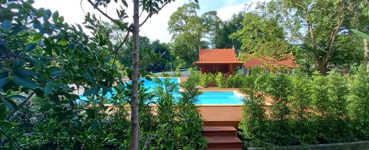Pasak River House - Bed and Breakfast