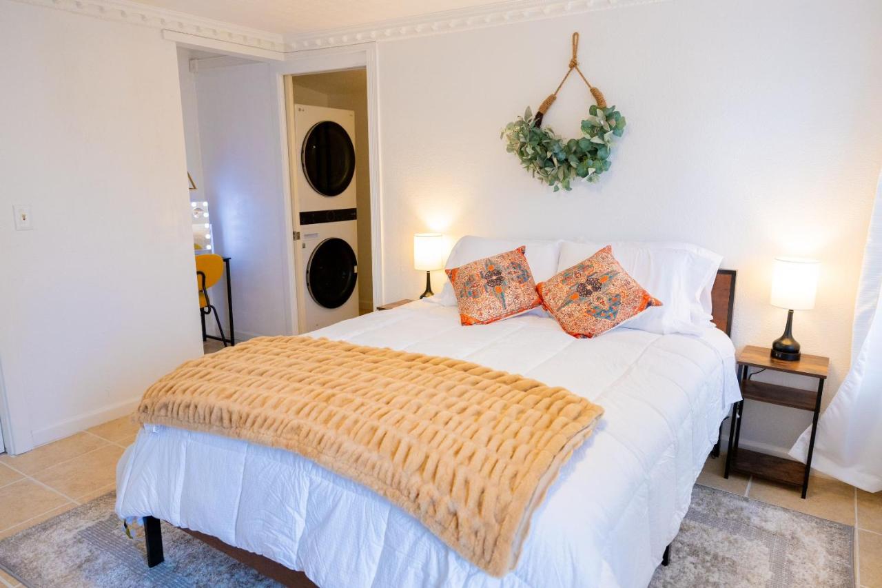 Charming Cute Home - B&B