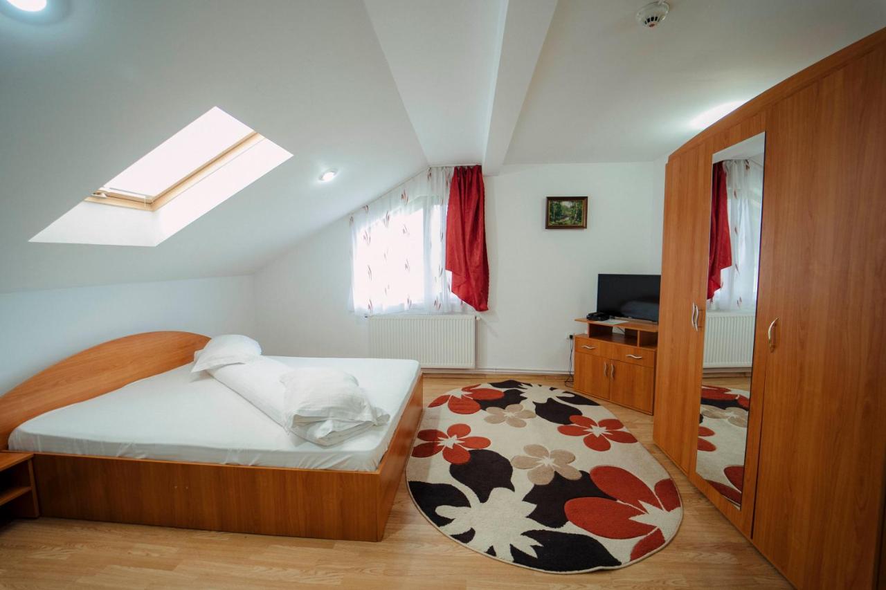 Quadruple Room with Shared Bathroom