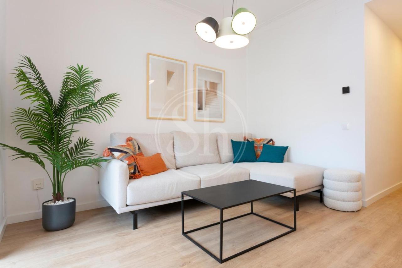 Moderno apartamento familiar en Eixample - B&B