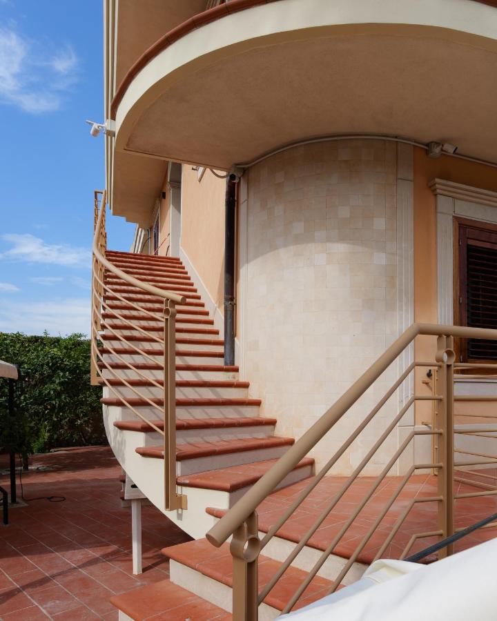 Villa Benazar - Luxury Suite 150m to the sea - Chambres d'hôtes Avola