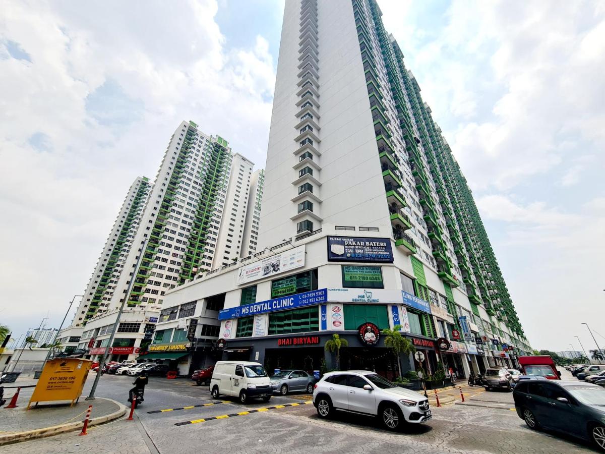 8 Guest 3 Room OUG A1 Old Klang Bkt Jalil Pavilion Stadium Mid Valley Bangsar Puchong IOI - B&B