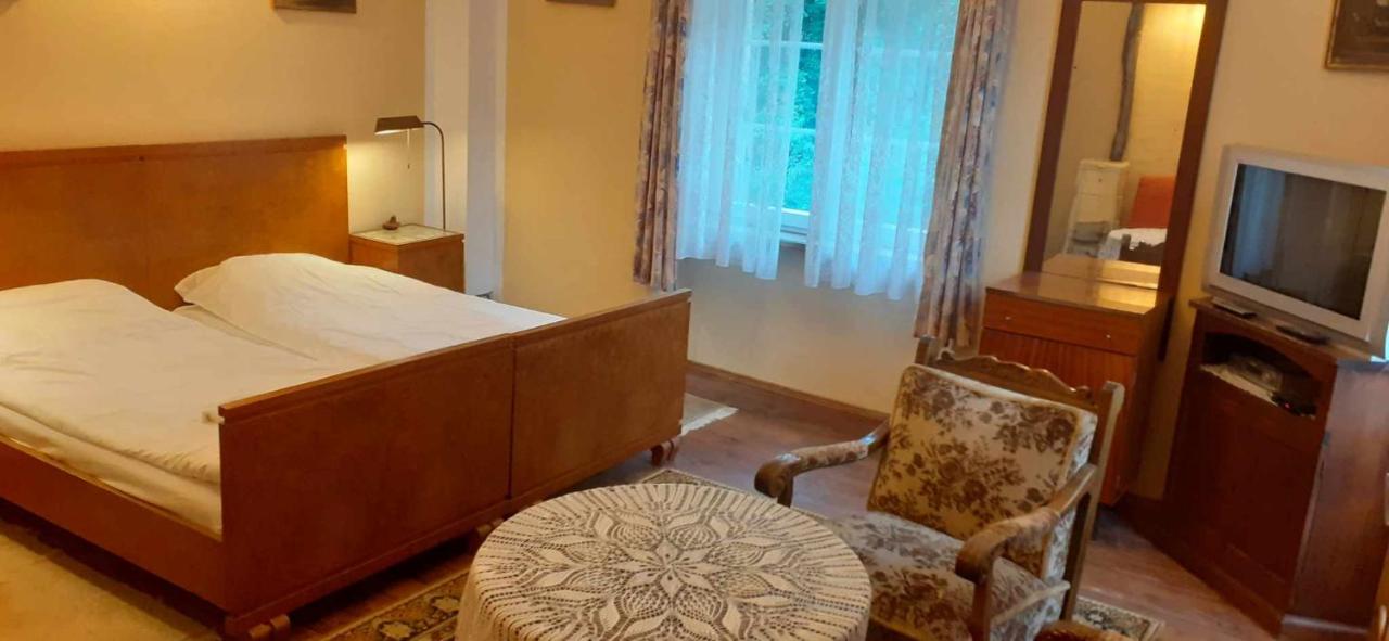 Standard Twin Room with Garden View