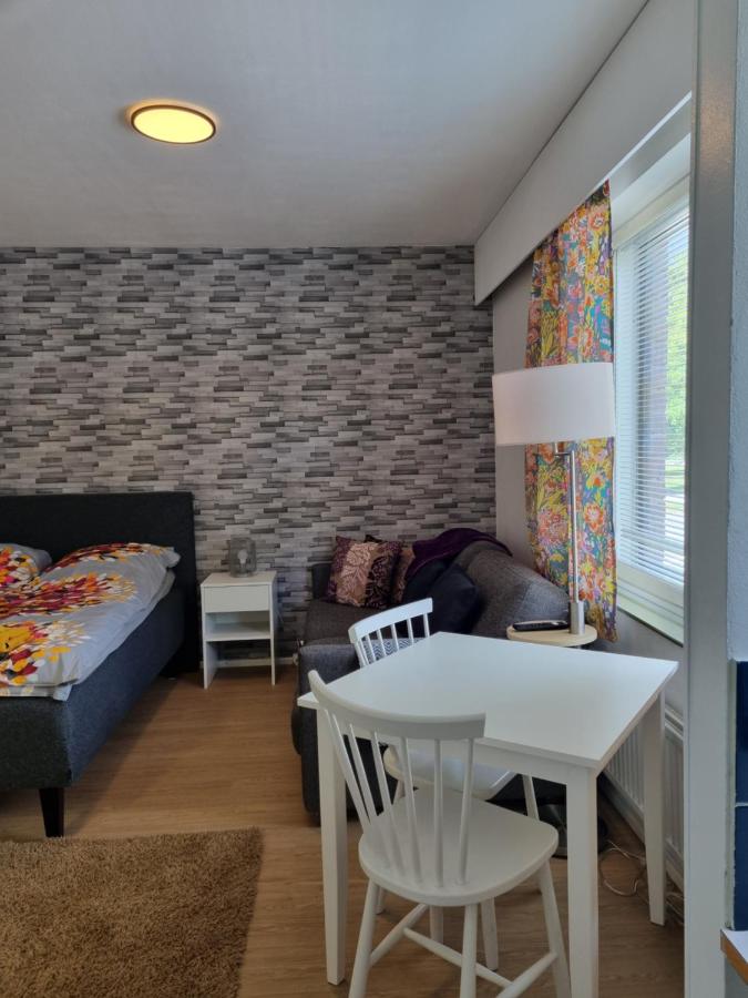 Kompakti yksiö numero 6 pienkerrostalossa - B&B Pori