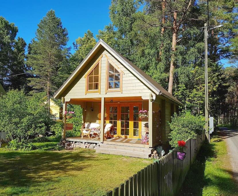 Well-equipped summerhouse with sauna in Võsu - B&B